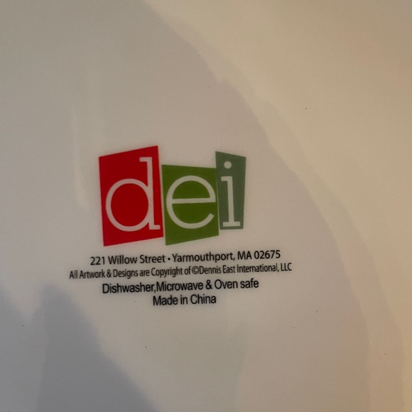 DEI Snowman pie plate with Festive Accents - Picture 2 of 3